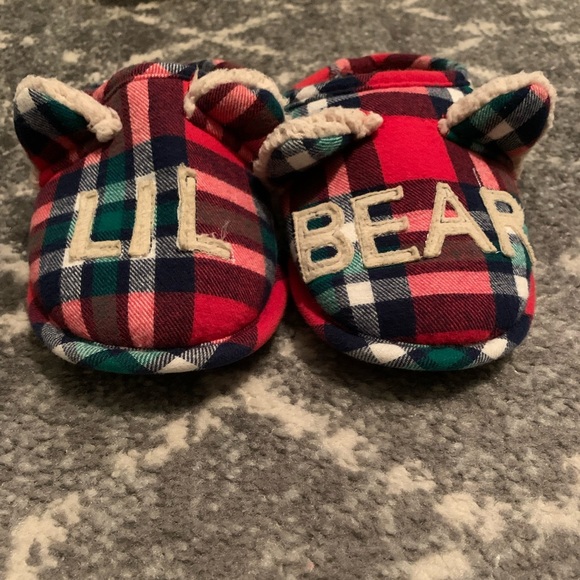 dearfoams Other - Lil bear “dluxe by dear foams” slippers US size 13-1